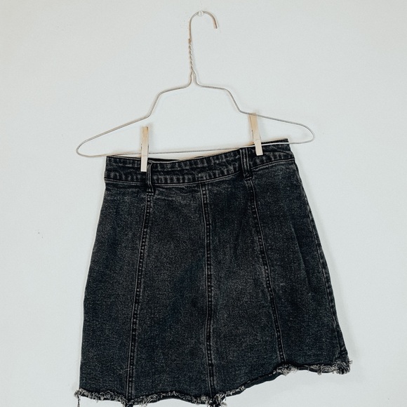 Black Fray Button Skirt - Picture 5 of 5